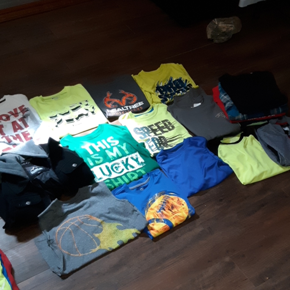 Boys tee lot